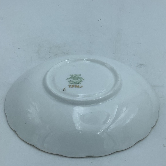 Vintage Tuscan English Bone China Flowers and Bird Teacup and Saucer - Picture 8 of 11